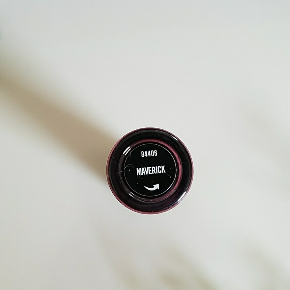 š„SEE NEW LISTINGš„ Cosmetic Case w/ Free Gloss - Picture 3 of 9